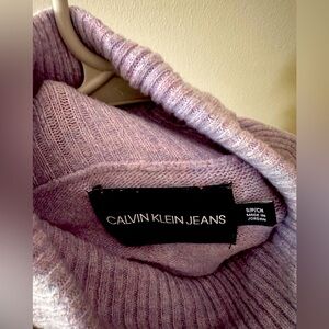 Elegant calvin klein Sweater - Timeless Comfort and Style